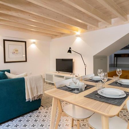 Central Stunning Duplex W/ Patio By Lovelystay 포르투 외부 사진