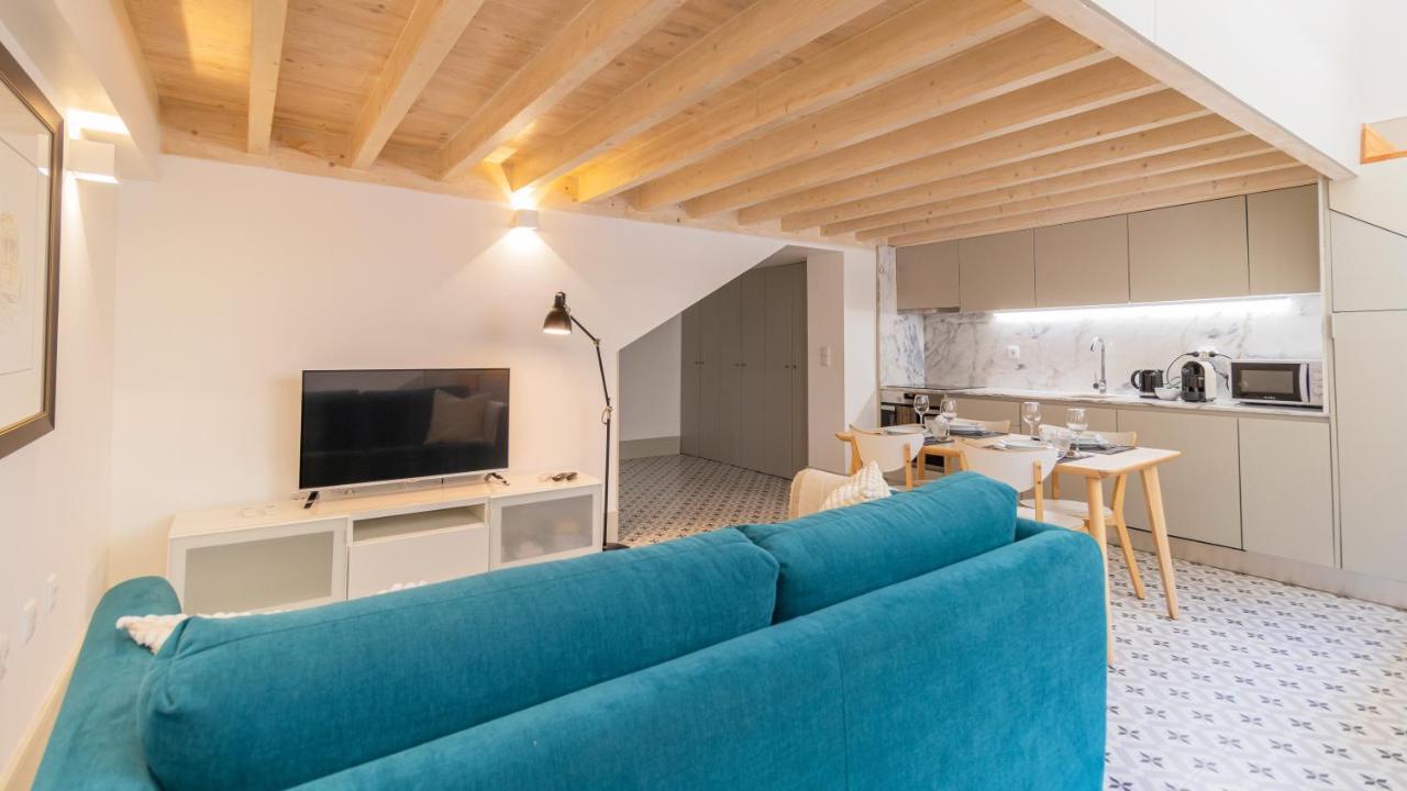 Central Stunning Duplex W/ Patio By Lovelystay 포르투 외부 사진